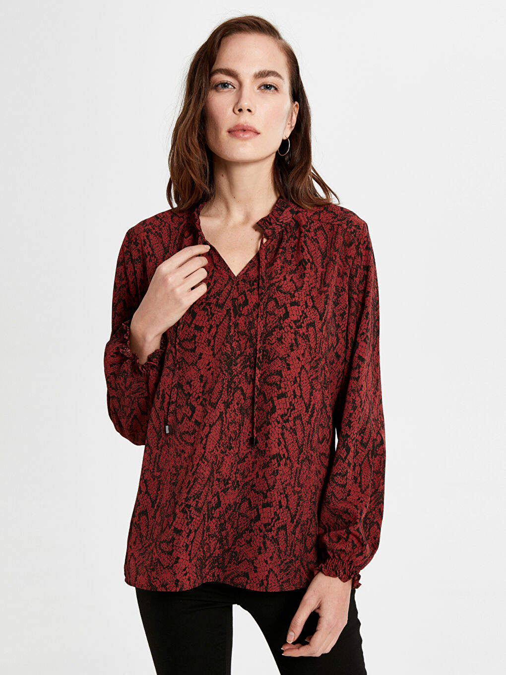 Bordo Standart Fit Uzun Kollu Krep Kadın Bluz-2