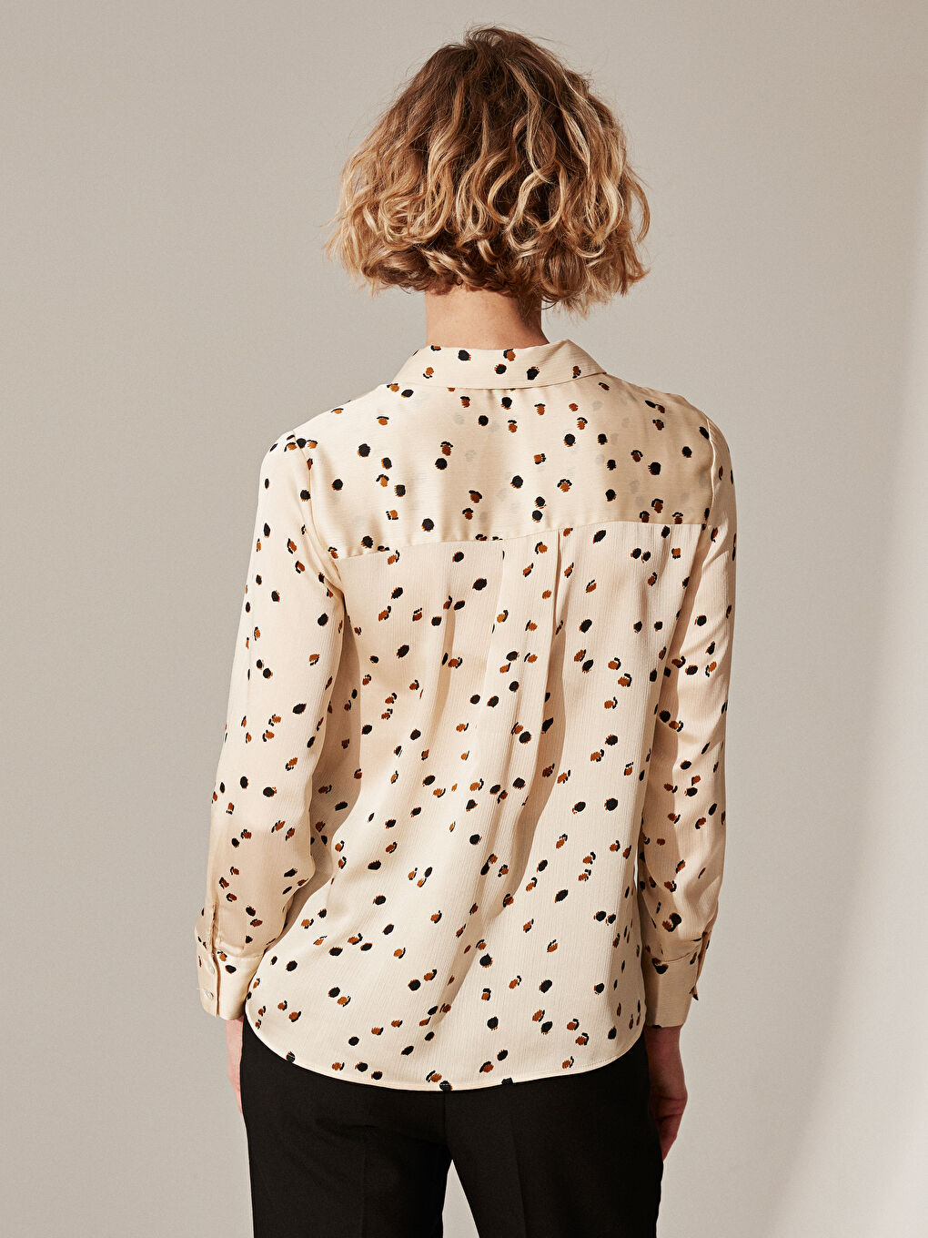 Ekru Gömlek Yaka Standart Fit Uzun Kollu Kadın Gömlek-3