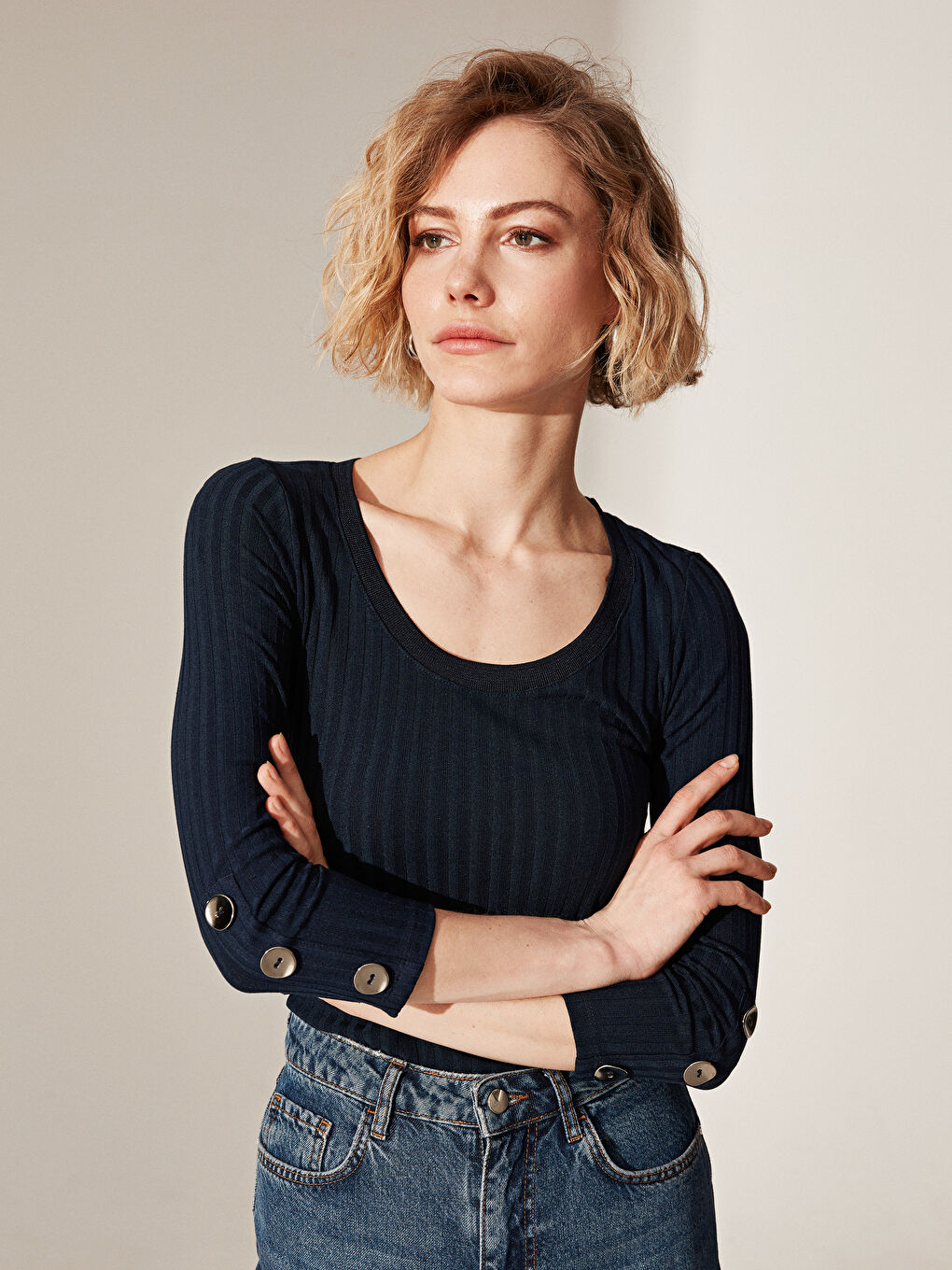 Lacivert U Yaka Kadın Tişört-1