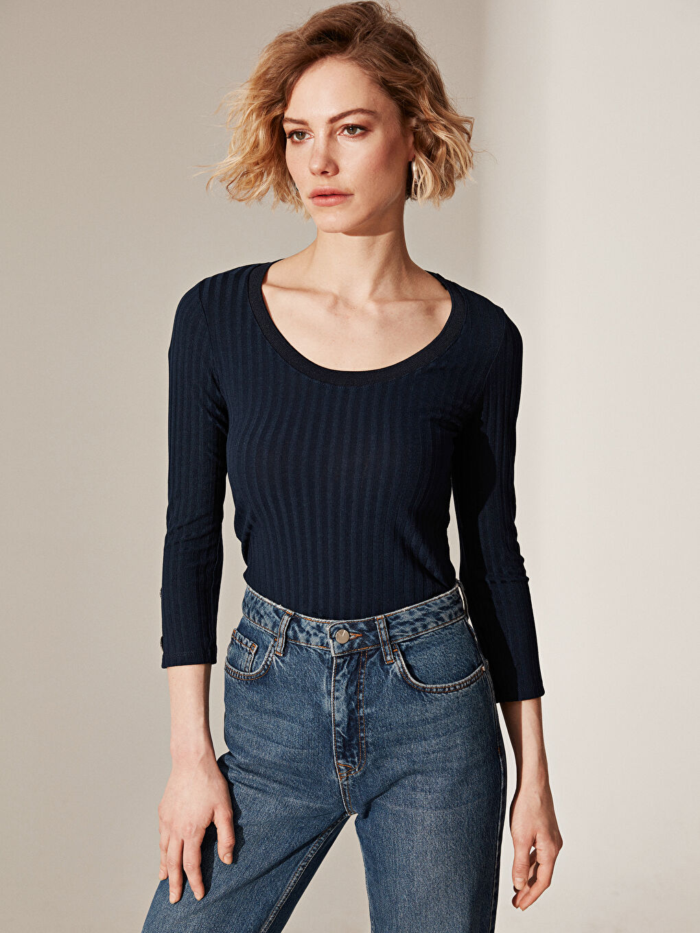 Lacivert U Yaka Kadın Tişört-2