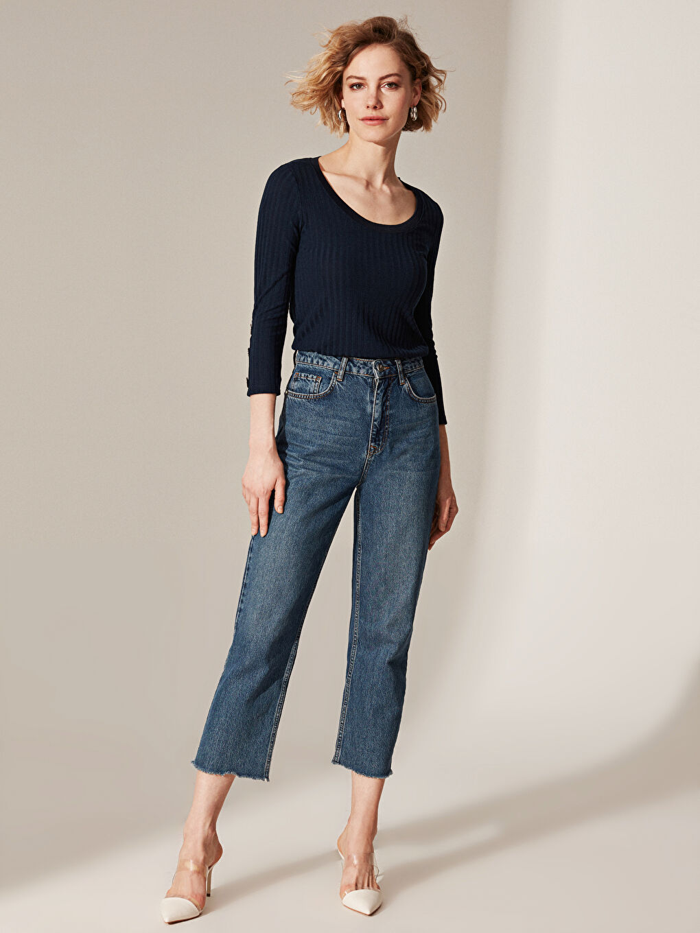 Lacivert U Yaka Kadın Tişört-3