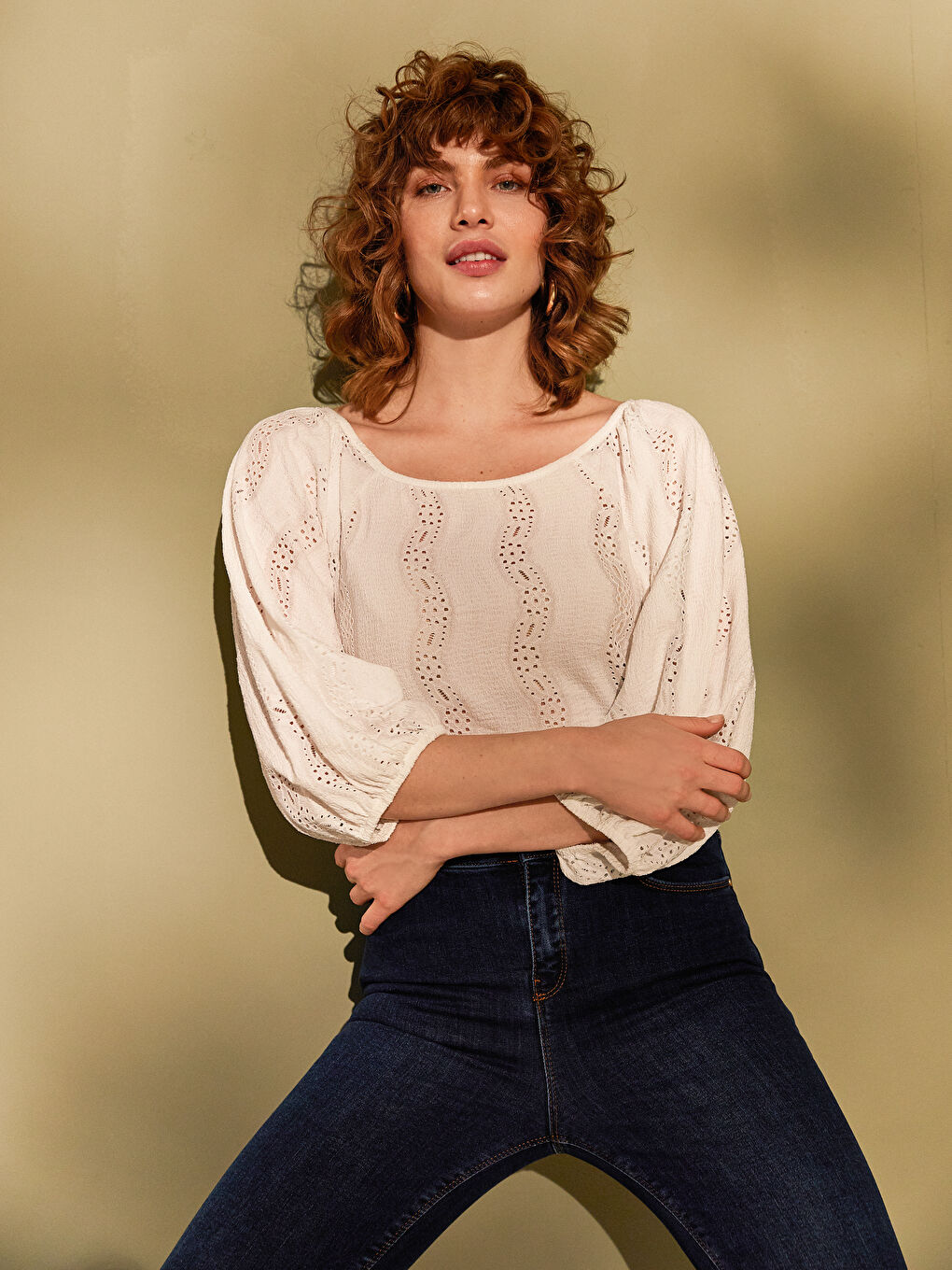 Ekru Kayık Yaka Dantel Kadın Tişört-2