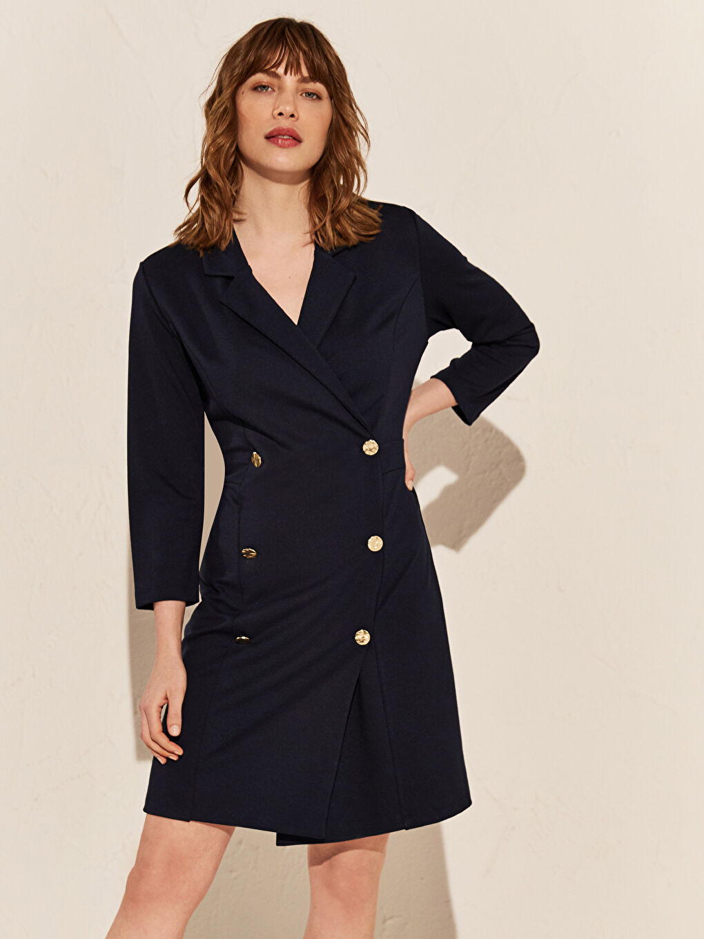 Әйелдерге арналған қос түймелі өрнексіз көйлек-2