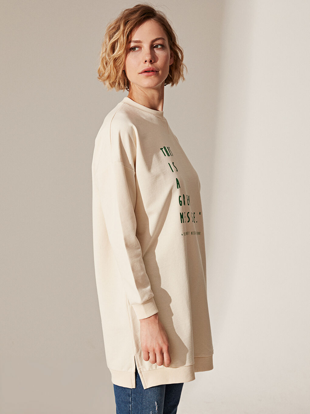 LCW Modest Slogan Printed Sweatshirt -0SJ900Z8-CSB