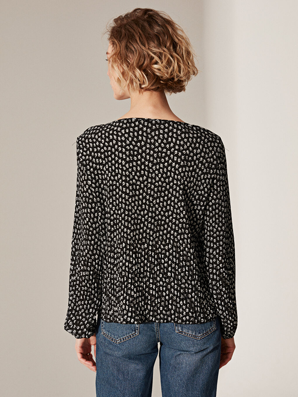 Siyah Kayık Yaka Standart Fit Uzun Kollu Krep Kadın Bluz-4