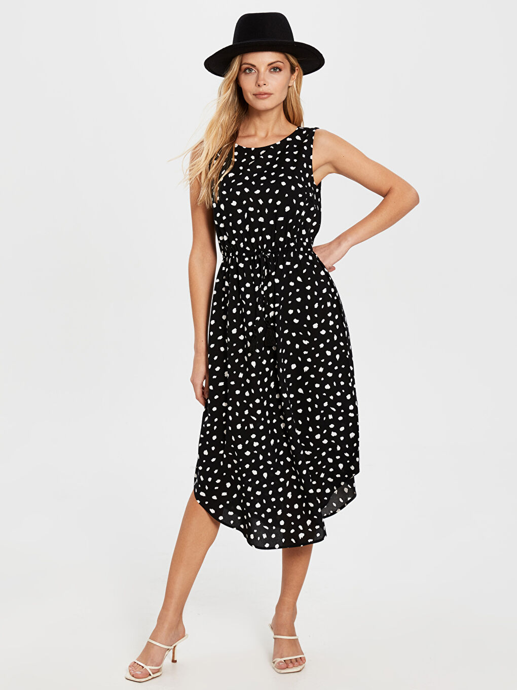 Ekru Bisiklet Yaka Puantiyeli Kadın Elbise