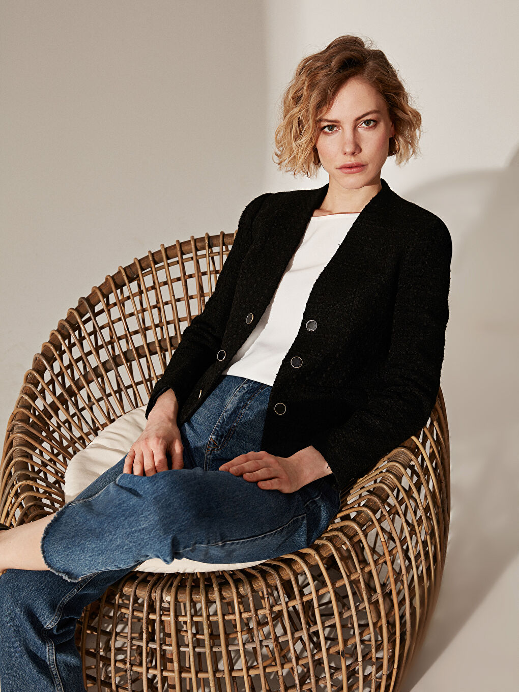 Siyah Önden Düğme Kapamalı Uzun Kollu Kadın Tüvit Ceket-1