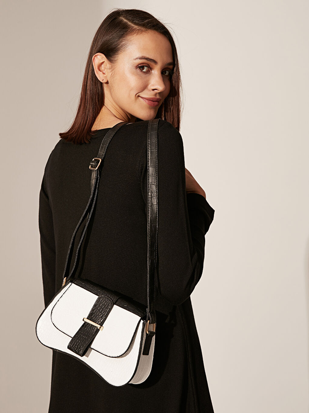 Optik Beyaz Çapraz Çanta