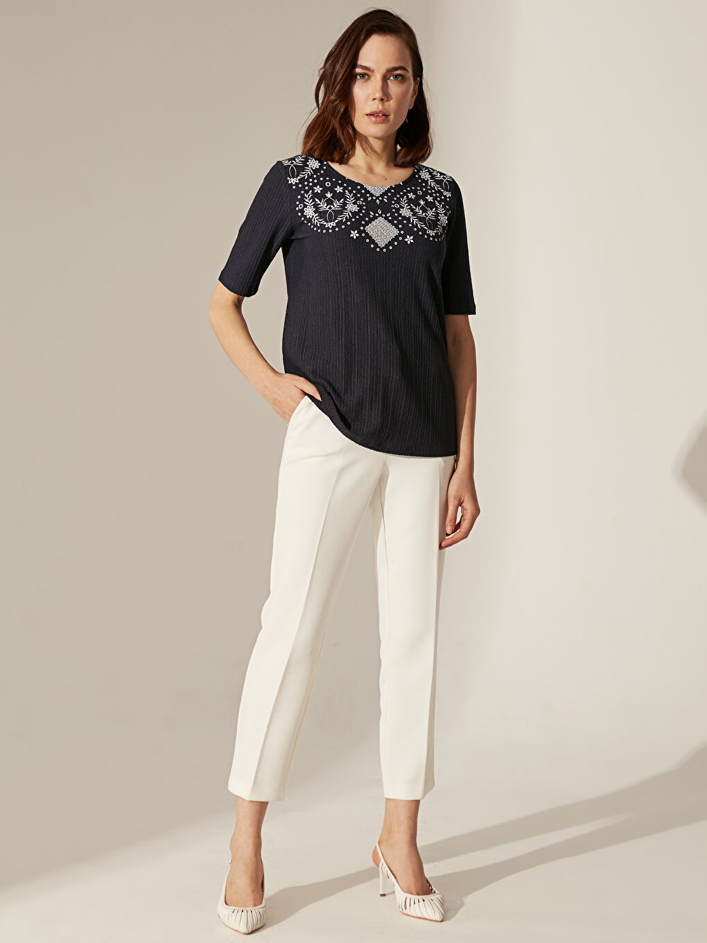 Lacivert Bisiklet Yaka Kısa Kollu Kadın Tişört-3