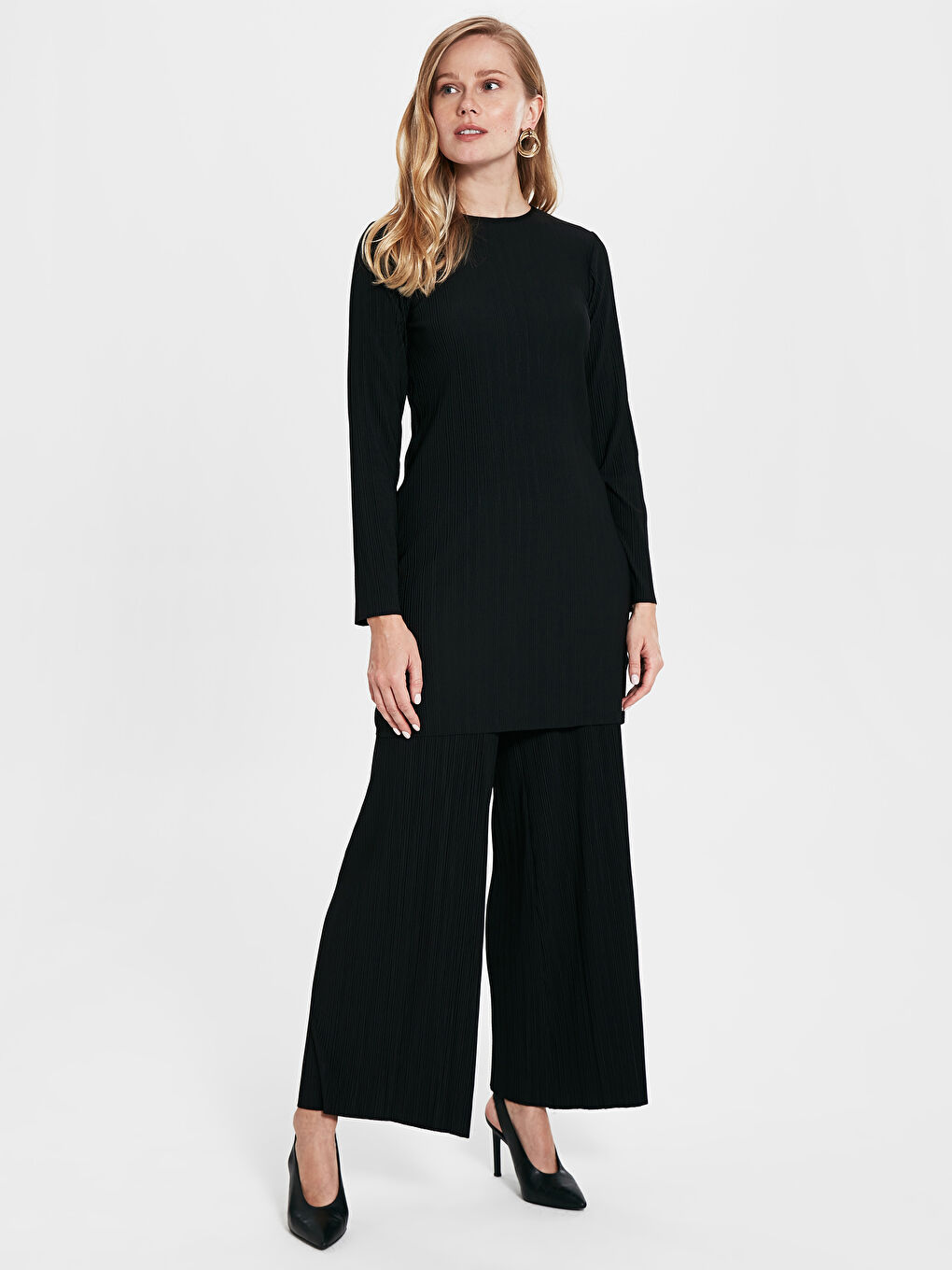 Siyah Bisiklet Yaka Pileli Tunik-1