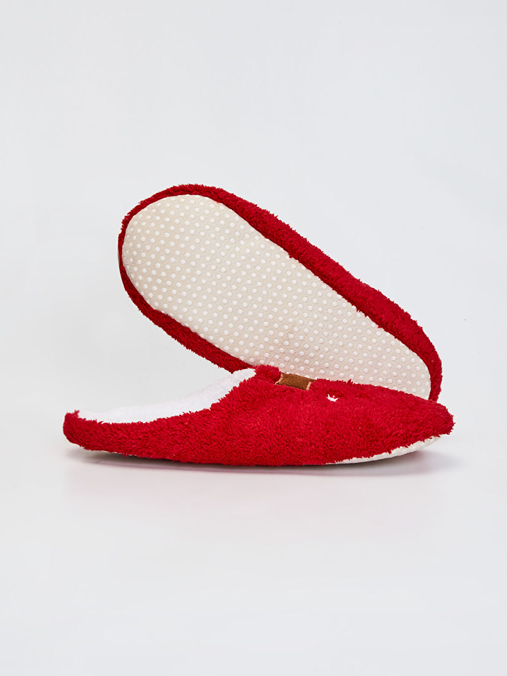 ქალი წითელი სახლის ჩუსტები-2