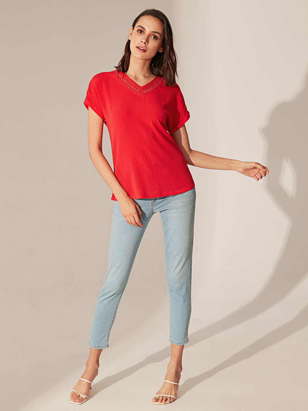 Bluza od viskoze sa izrezom u obliku školjke-1