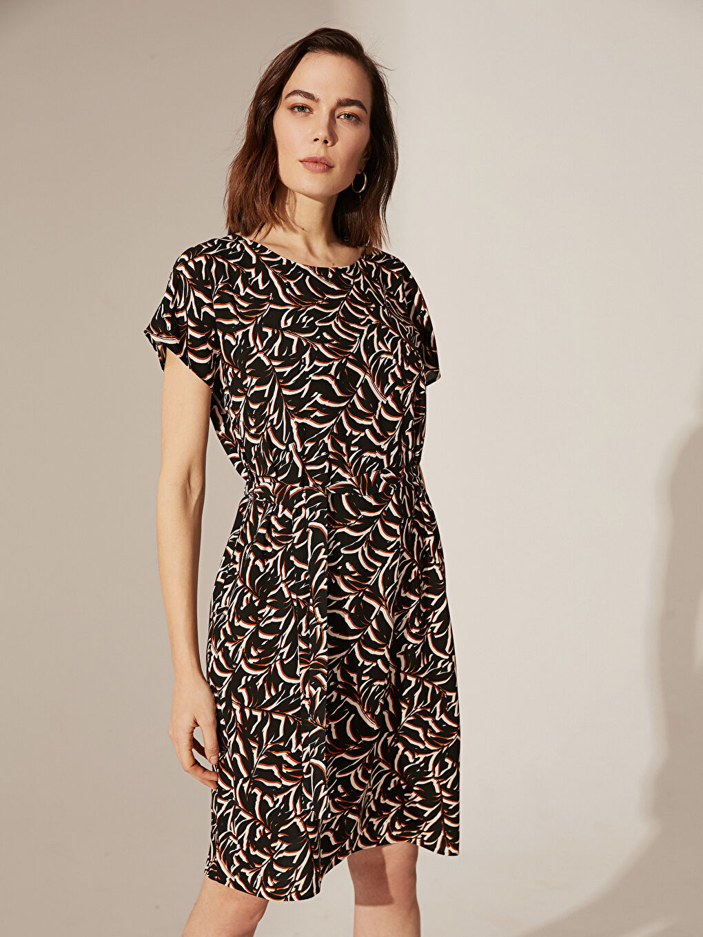 Қысқа жең әйелдерге арналған көйлек-1