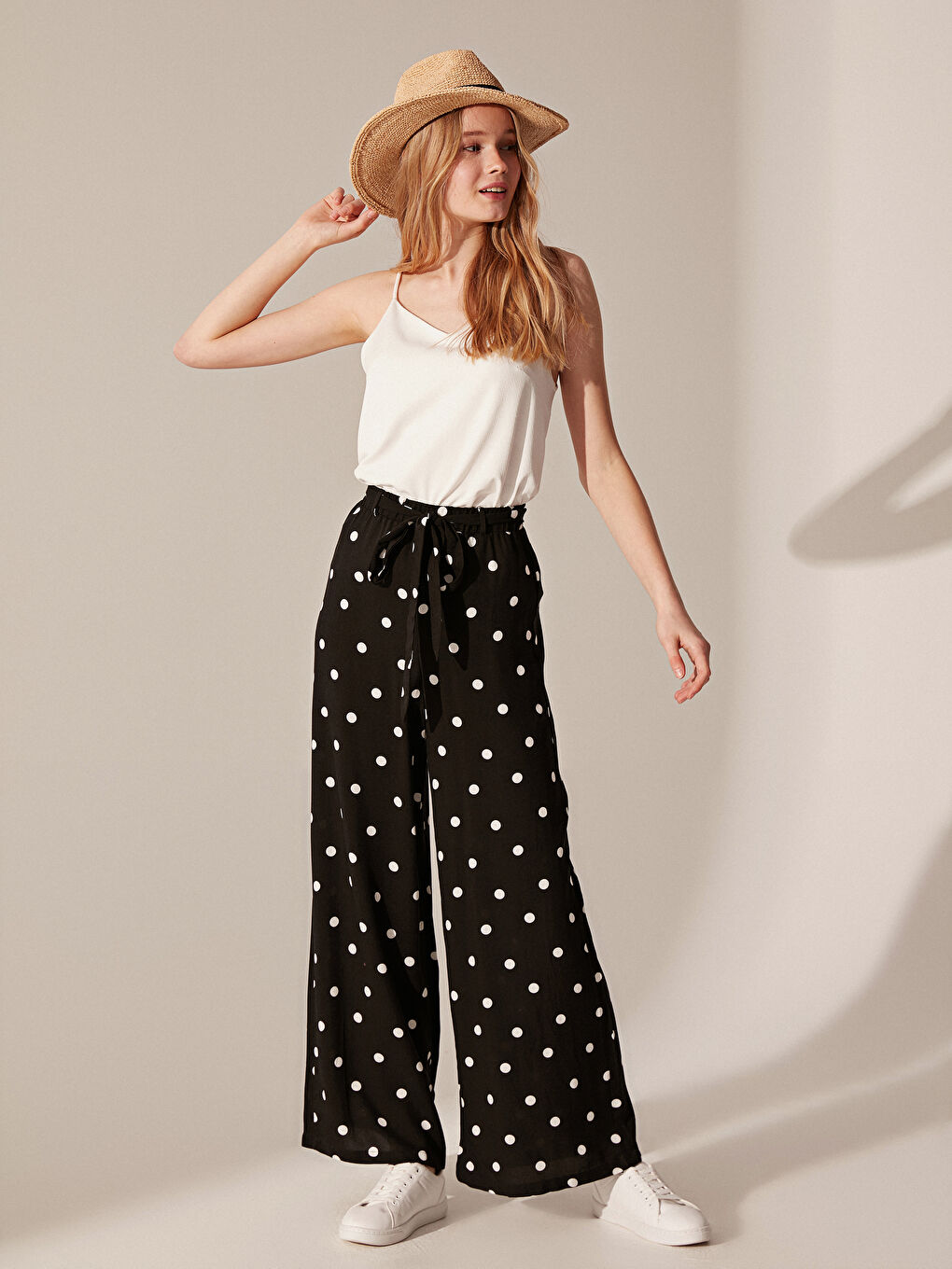 Siyah Beli Lastikli Bağlama Detaylı Kadın Pantolon