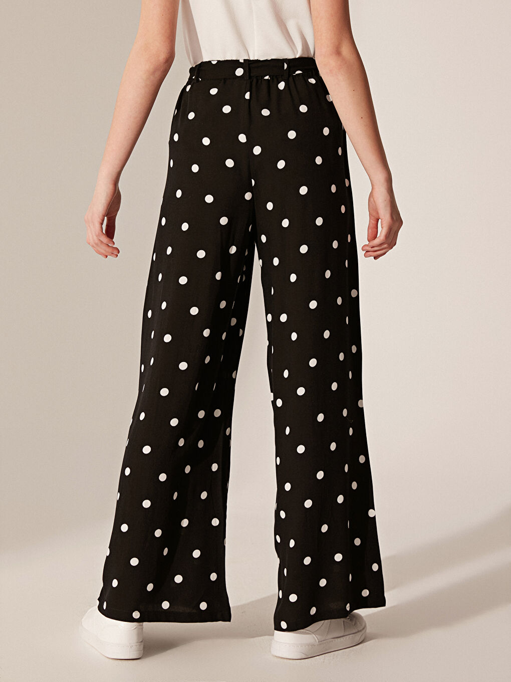 Siyah Beli Lastikli Bağlama Detaylı Kadın Pantolon-2