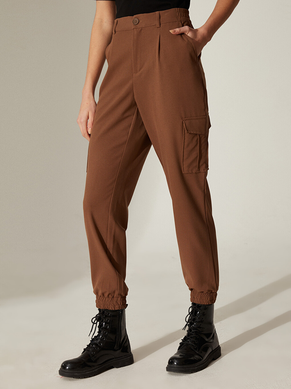 Standard Fit Straight Pocket Detailed Women's Trousers-2