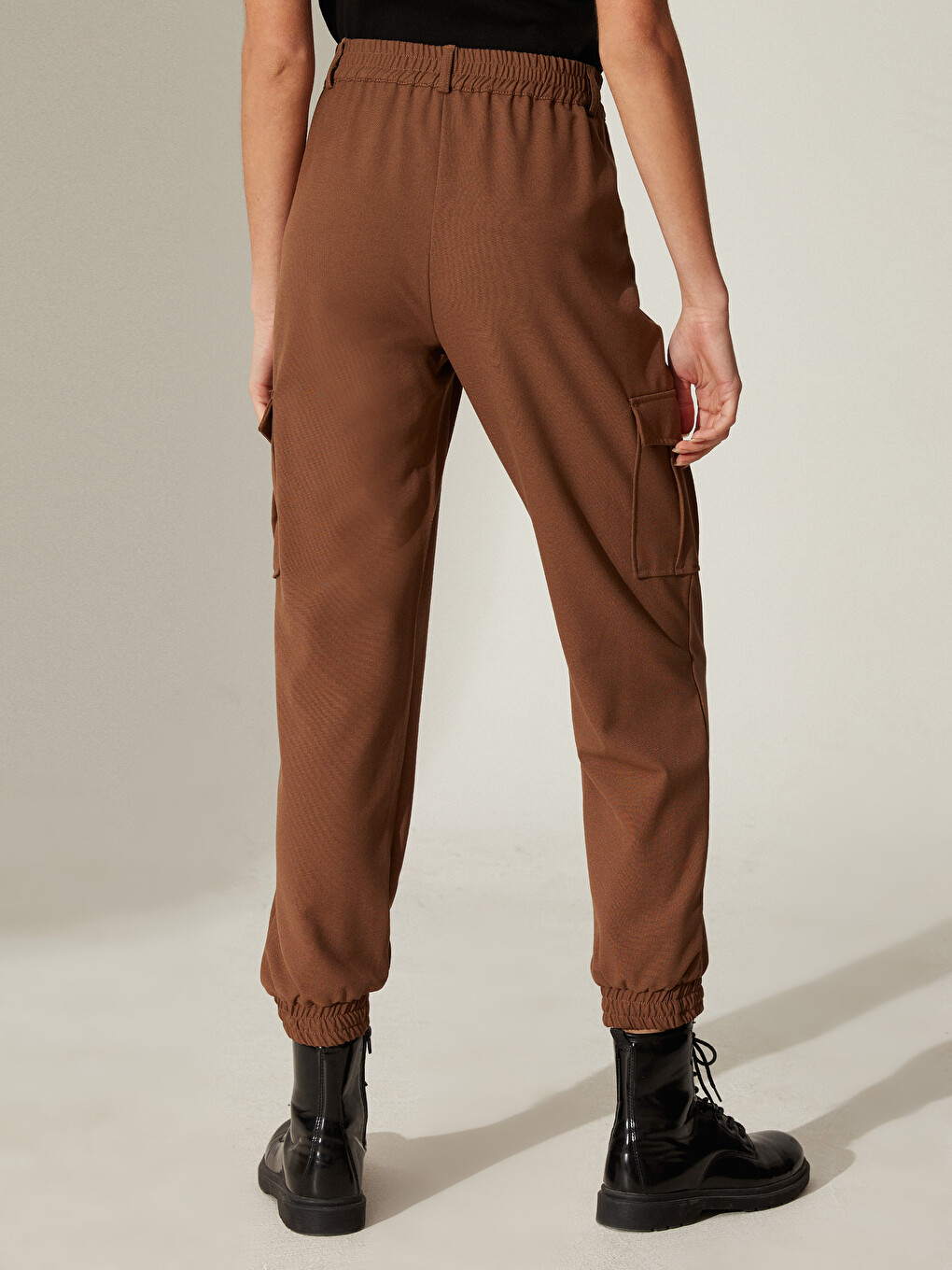 Standard Fit Straight Pocket Detailed Women's Trousers-3