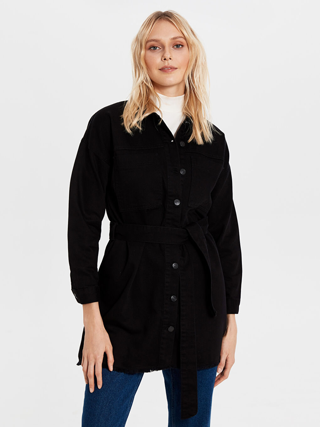 Siyah Uzun Kollu Kadın İnce Ceket