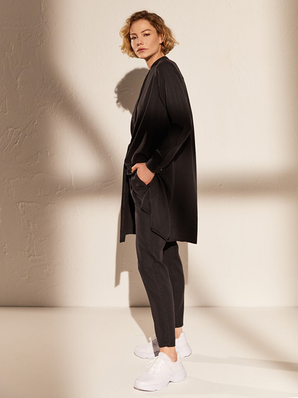 Siyah Kadın Rahat Kalıp Düz Jean Pantolon-1