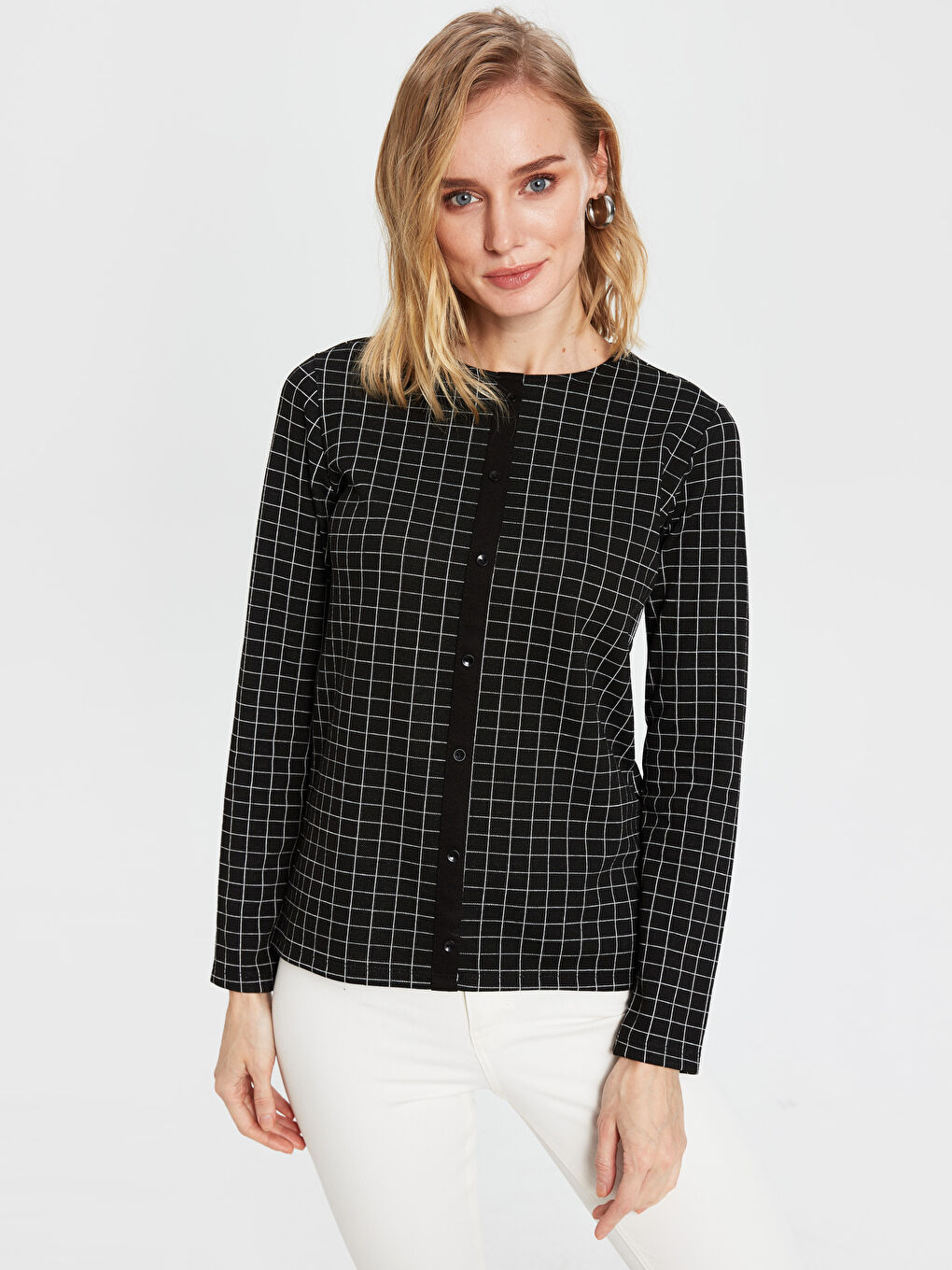 Siyah Bisiklet Yaka Uzun Kollu Kadın Tişört