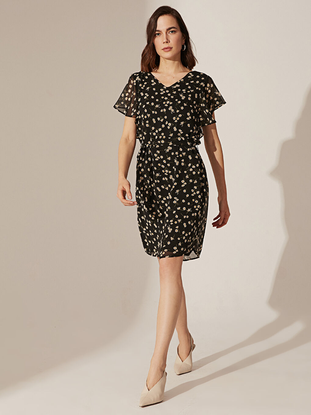 მოკლე სახელო შიფონის ქალებისთვის კაბა-2