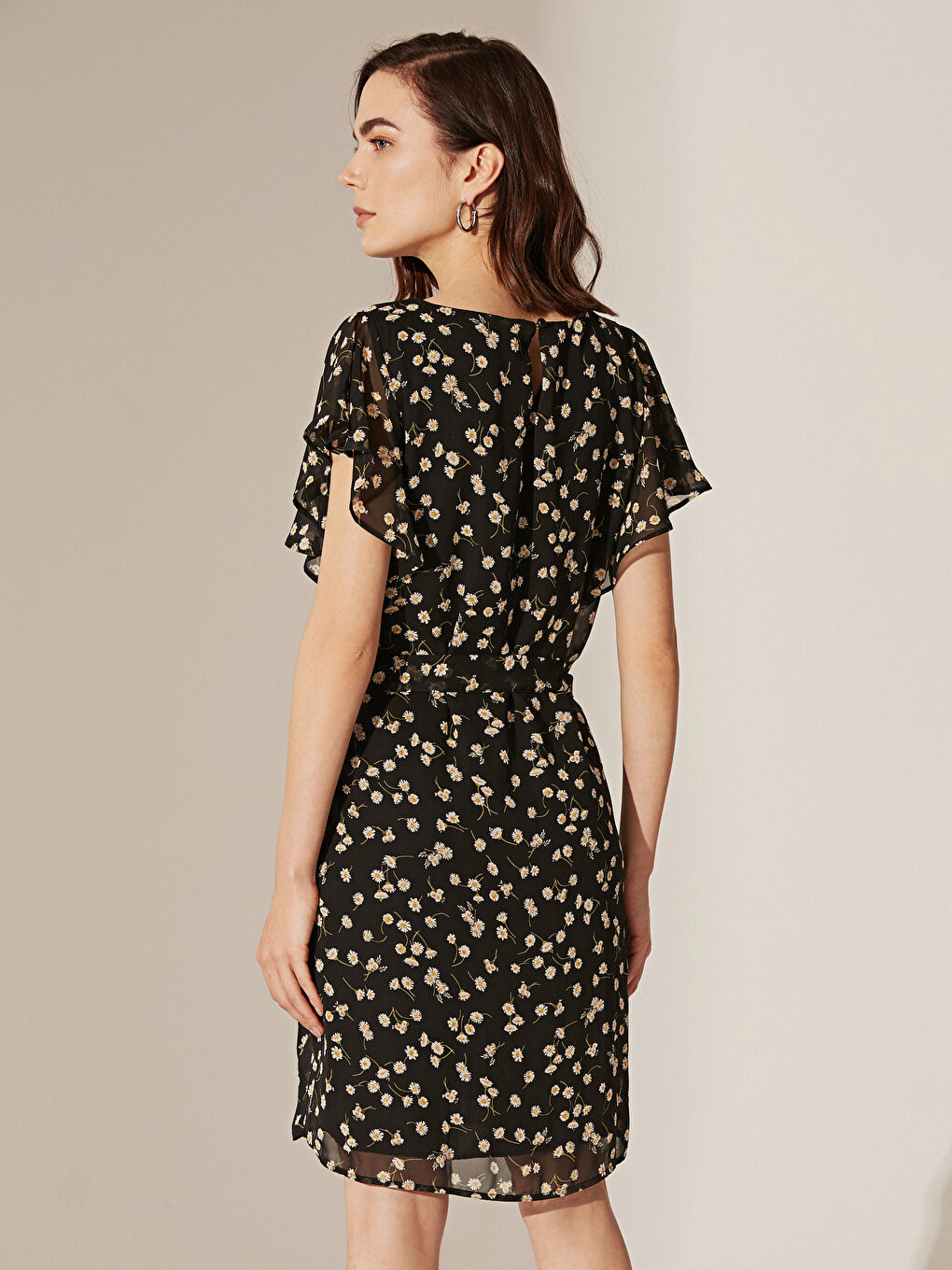 მოკლე სახელო შიფონის ქალებისთვის კაბა-3