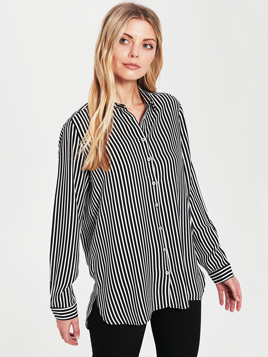 Siyah Uzun Kollu Kadın Gömlek