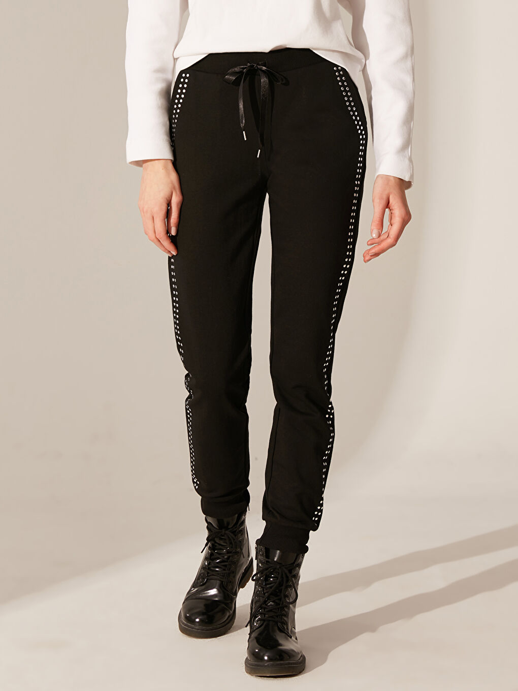 Siyah Standart Fit Sweatshirt Kumaşı Kadın Eşofman Altı-2