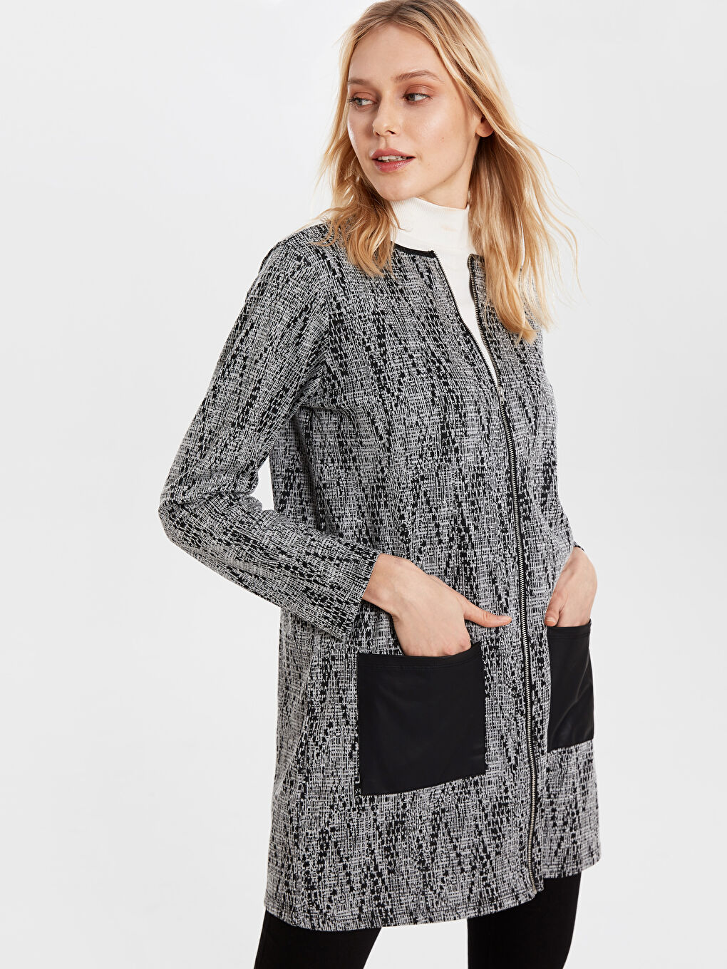 Siyah Bisiklet Yaka Uzun Kollu Kadın Hırka