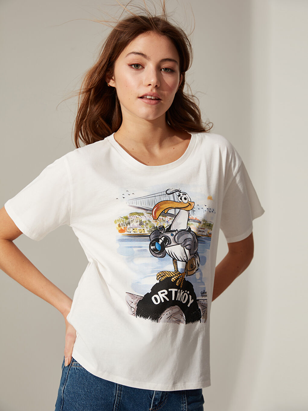 Ekru Bisiklet Yaka Kısa Kollu Kadın Tişört-2