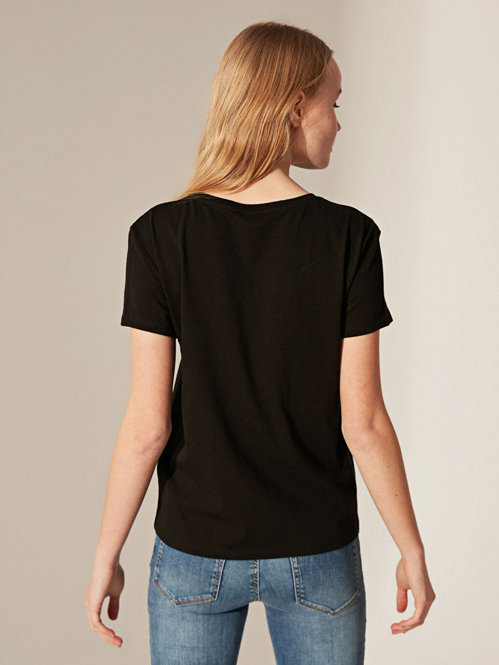 Футболка з круглим вирізом та коротким рукавом для жінок-2