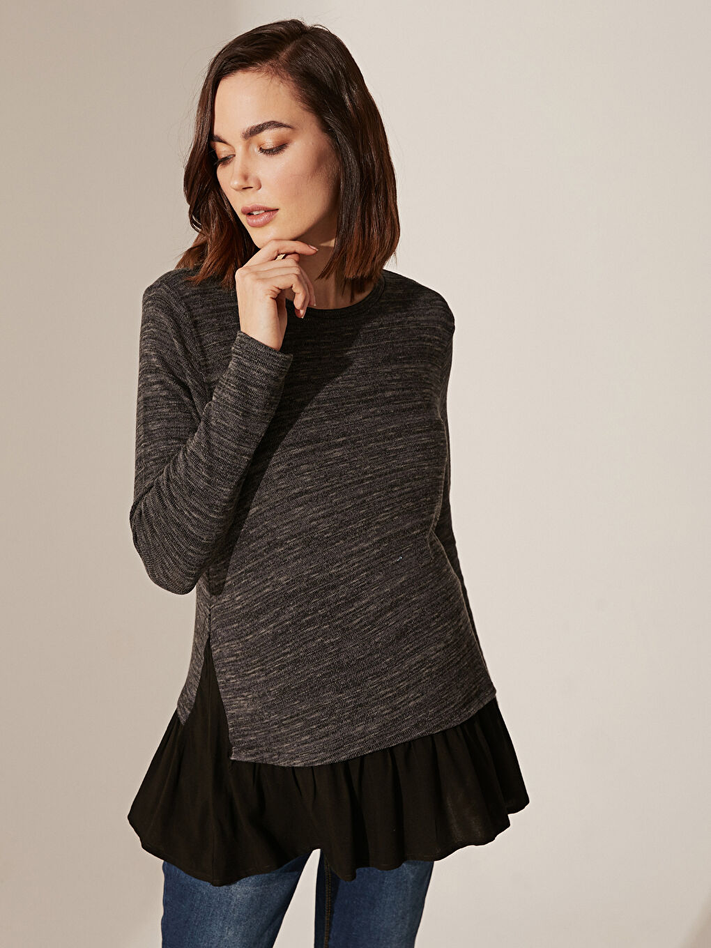 T-shirt de maternité flexible avec détails à volants-5