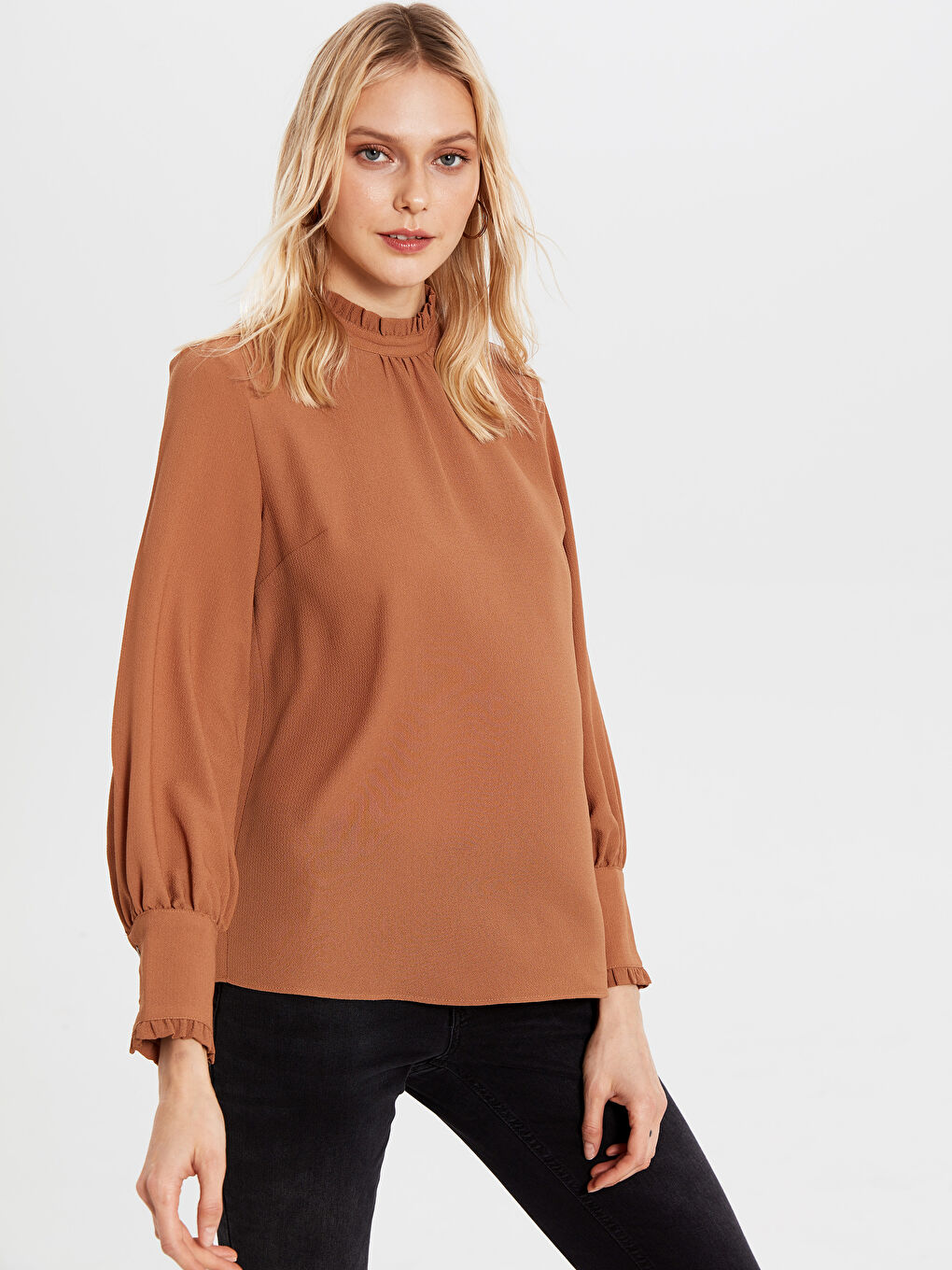 Kahverengi Uzun Kollu Krep Kadın Bluz