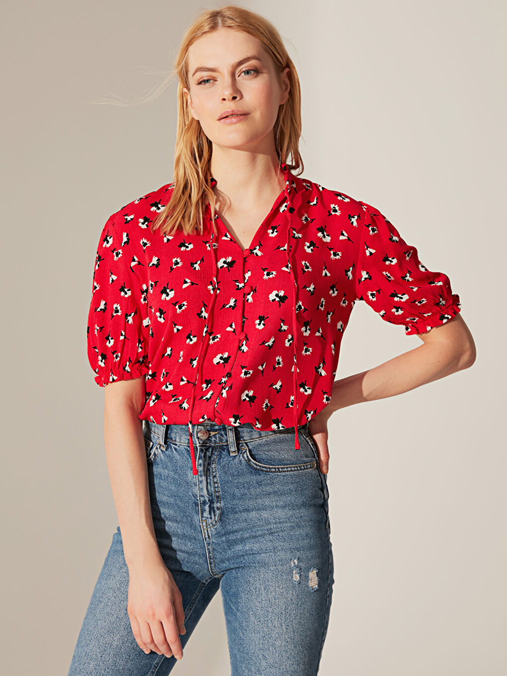 Tied Patterned Short Sleeve Viscose Blouse With Tassel Collar