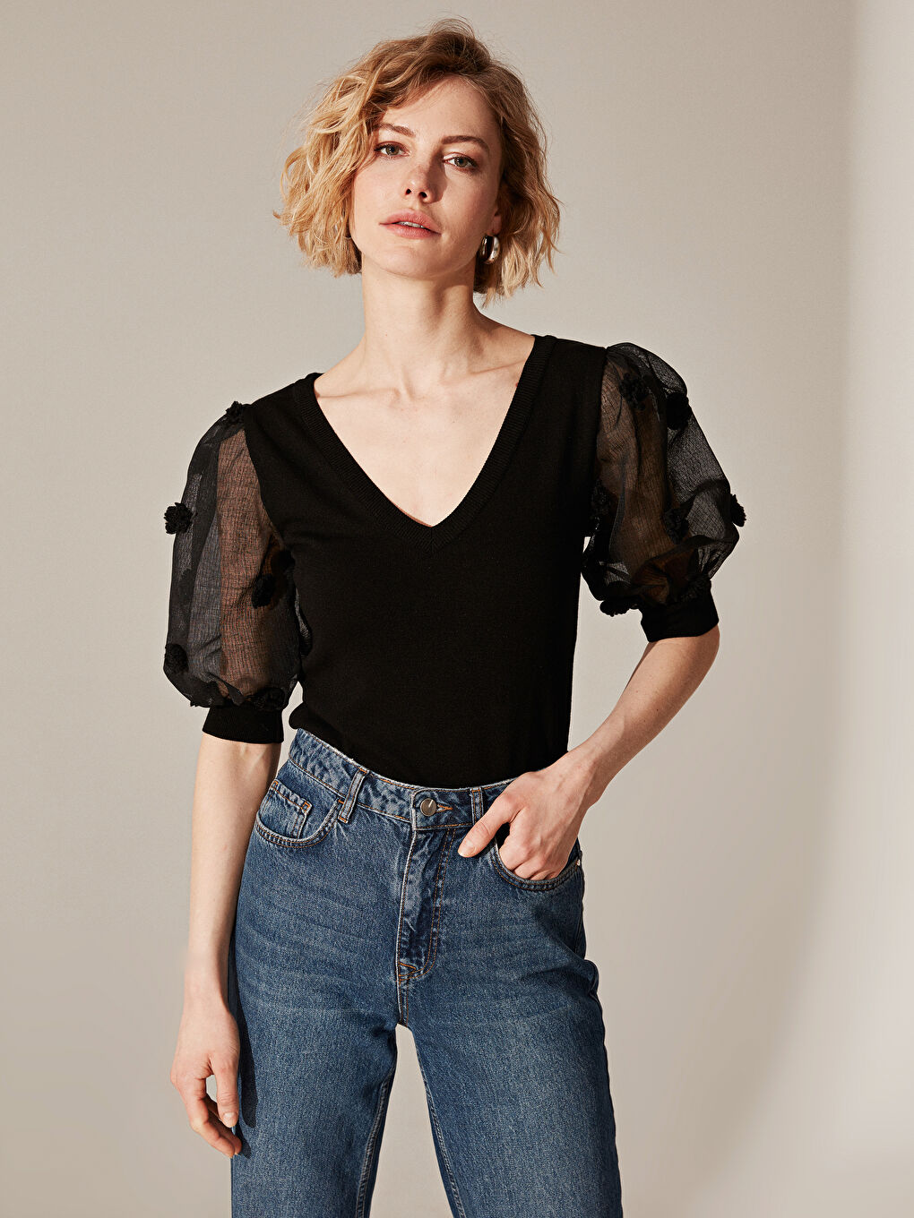 Siyah V Yaka Kısa Kollu Kadın Kazak