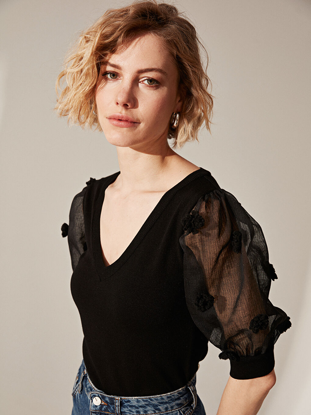 Siyah V Yaka Kısa Kollu Kadın Kazak-1