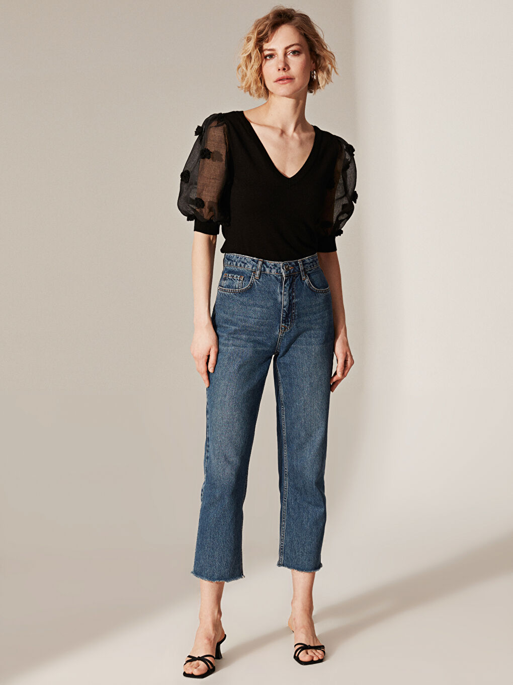 Siyah V Yaka Kısa Kollu Kadın Kazak-2