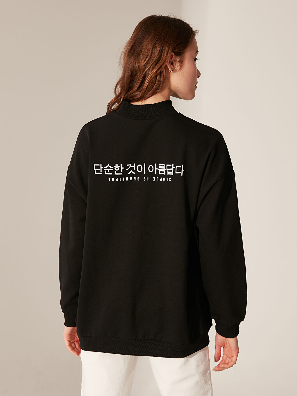 Siyah Yarım Balıkçı Yaka Uzun Kollu Kadın Sweatshirt-4