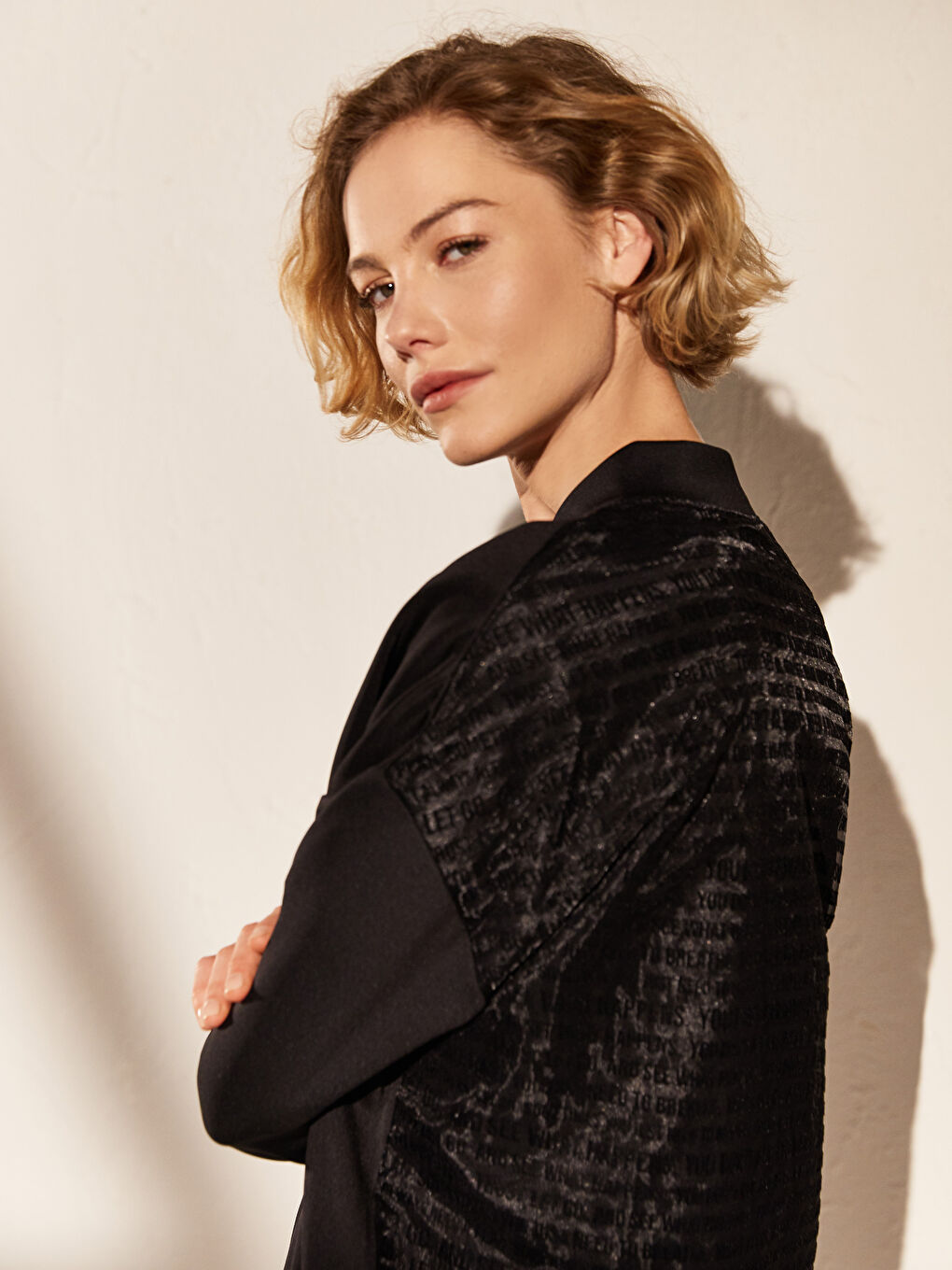 Siyah Sırt Detaylı Fermuarlı Oversize Sweatshirt-4