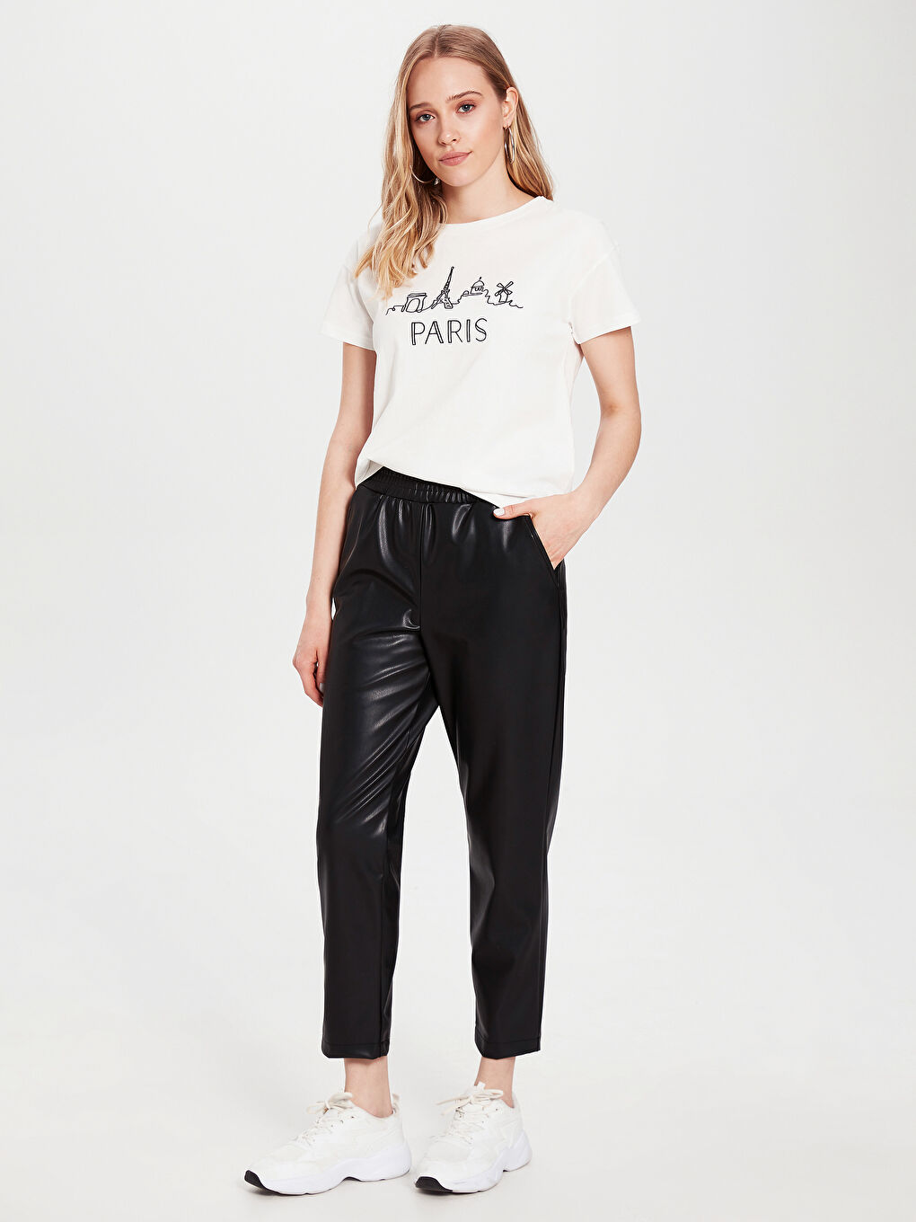 Siyah Rahat Kalıp Suni Deri Kadın Pantolon-3