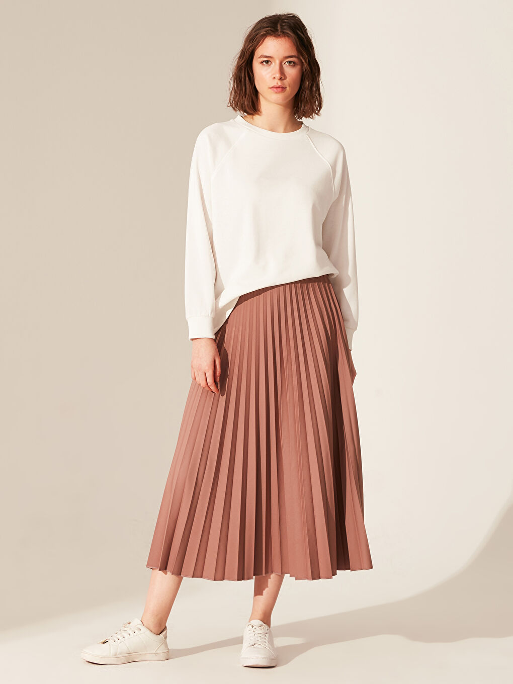 Kahverengi Pileli Uzun Esnek Kadın Etek