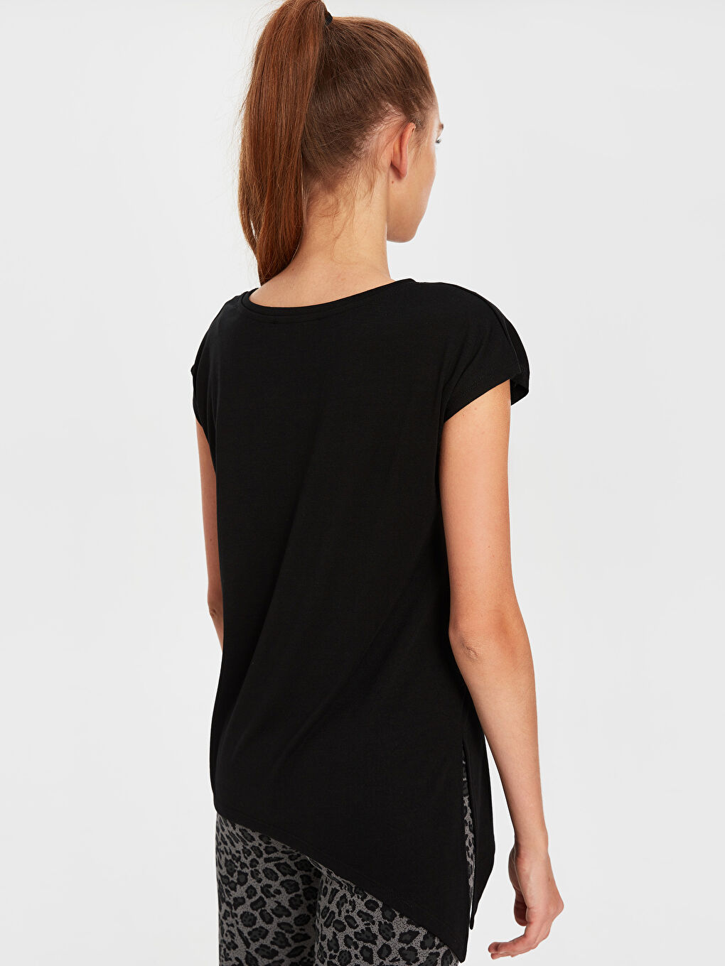Футболка з круглим вирізом та коротким рукавом для жінок-3
