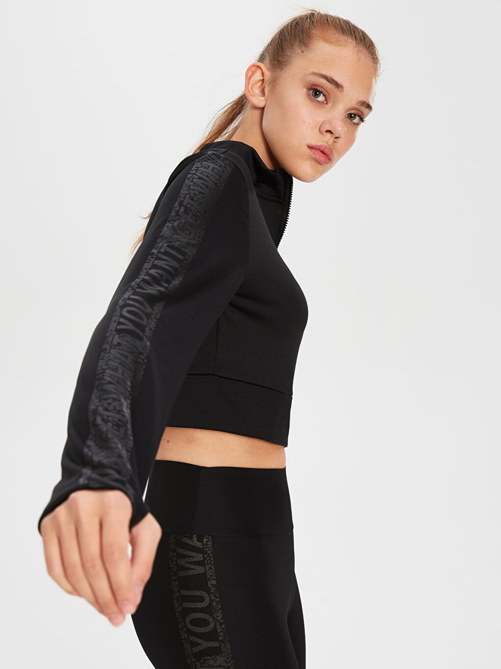 Siyah Dik Yaka Dar Fit Uzun Kollu Dalgıç Kumaşı Kadın Dik Yaka Sweatshirt