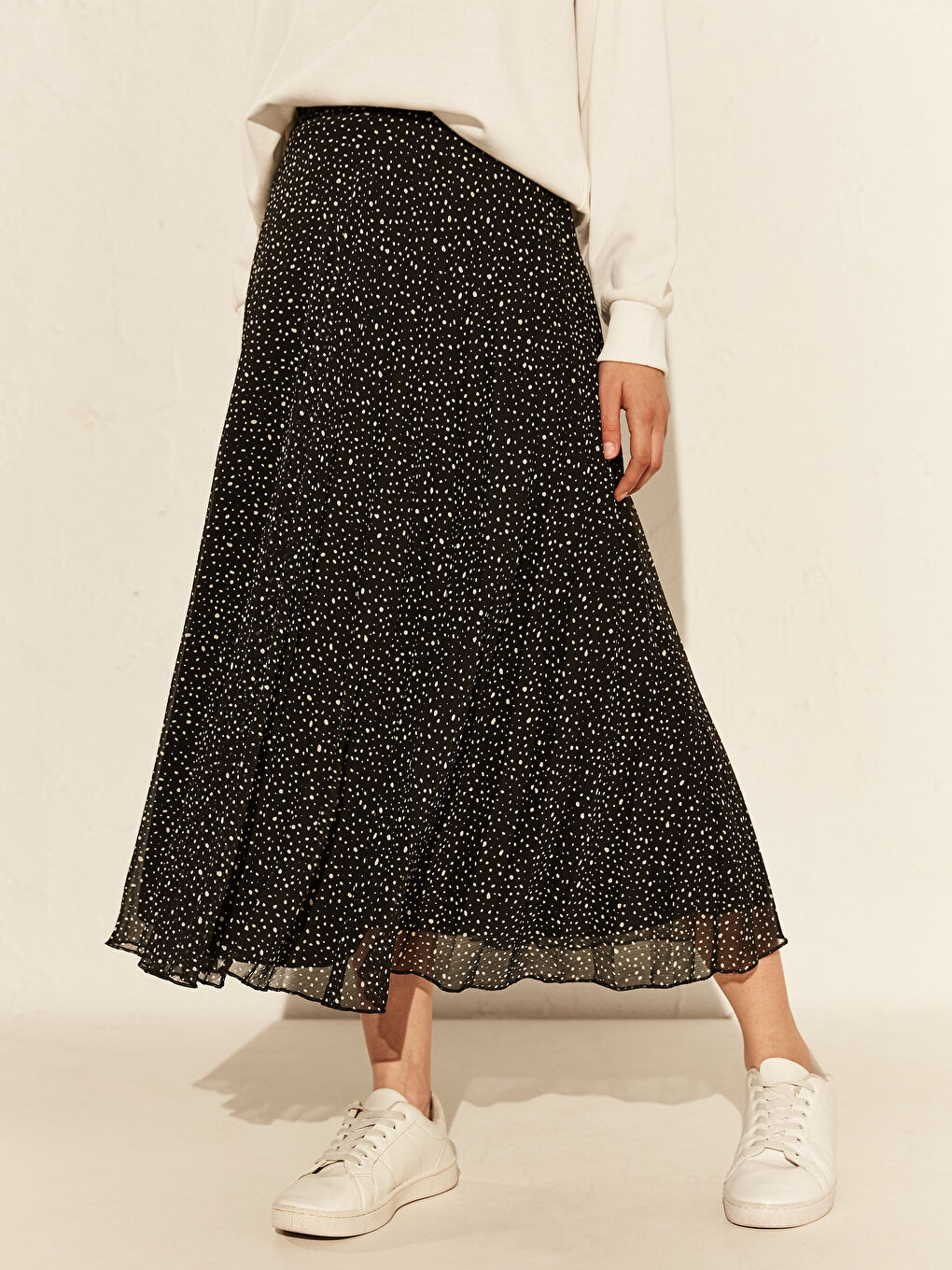 LC Waikiki Pleated Chiffon Maxi Skirt -0SA019Z8-LQJ