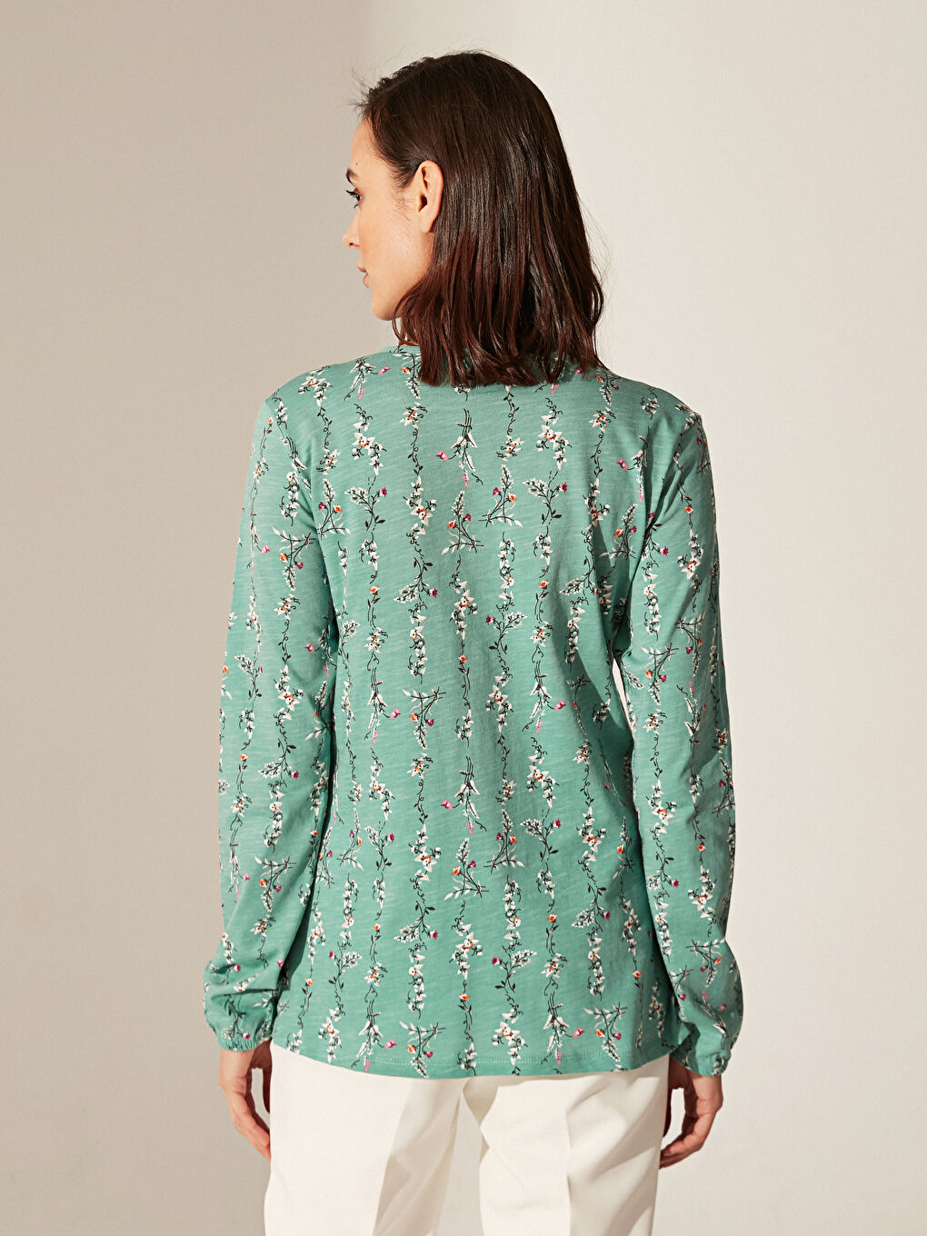 Yeşil Bağlamalı Yaka Uzun Kollu Kadın Tişört-4