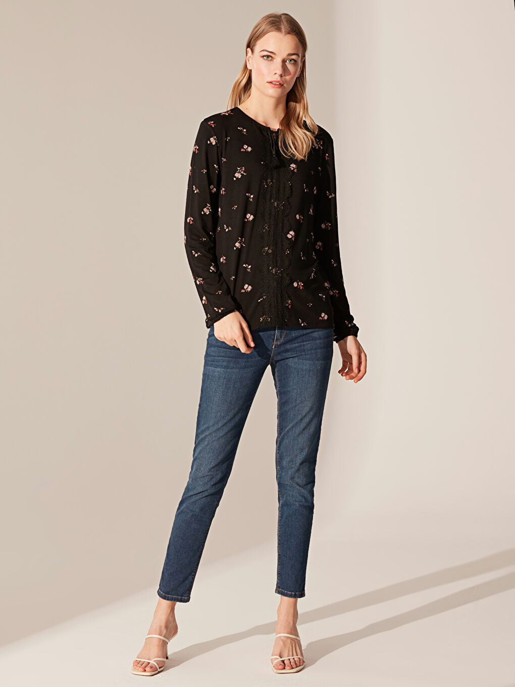 Siyah Bağlamalı Yaka Uzun Kollu Kadın Tişört-3