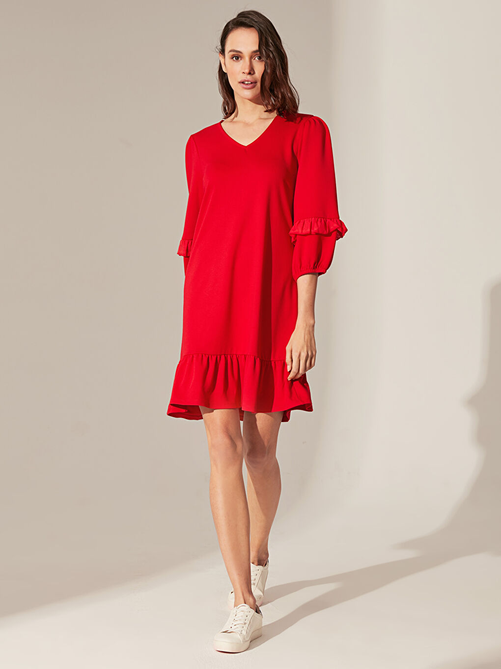 әйелдерге арналған стандартты пішім ұзын жең көйлек