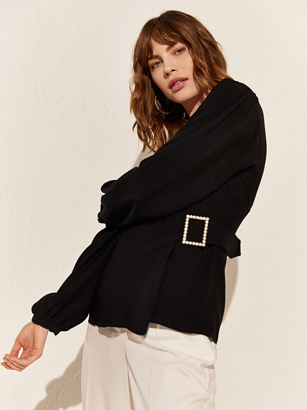 Siyah V Yaka Dar Fit Uzun Kollu Viskon Kadın Bluz-1