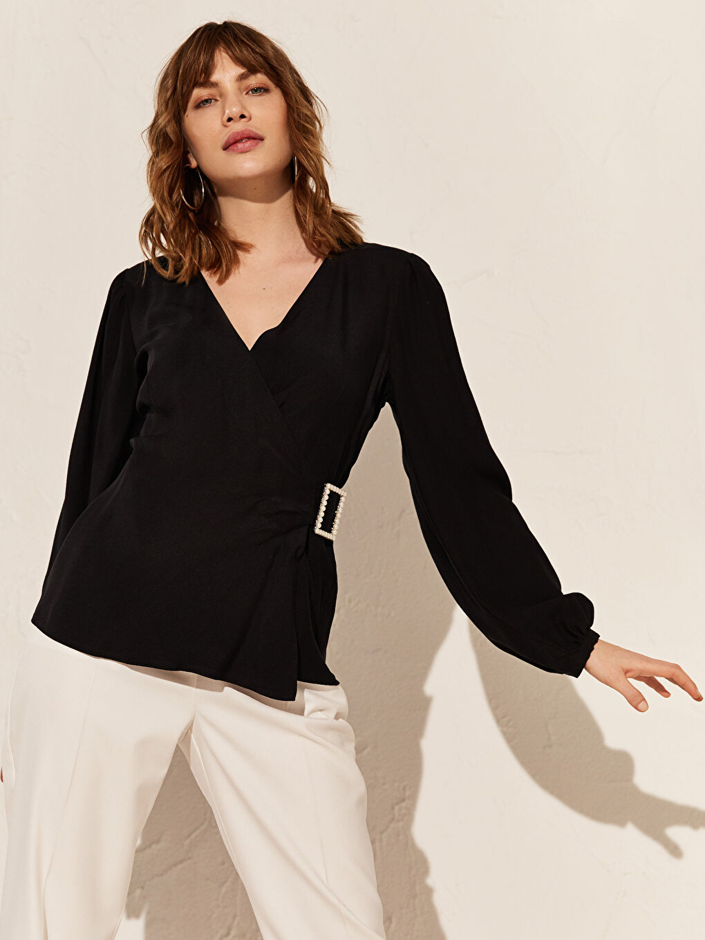 Siyah V Yaka Dar Fit Uzun Kollu Viskon Kadın Bluz-2