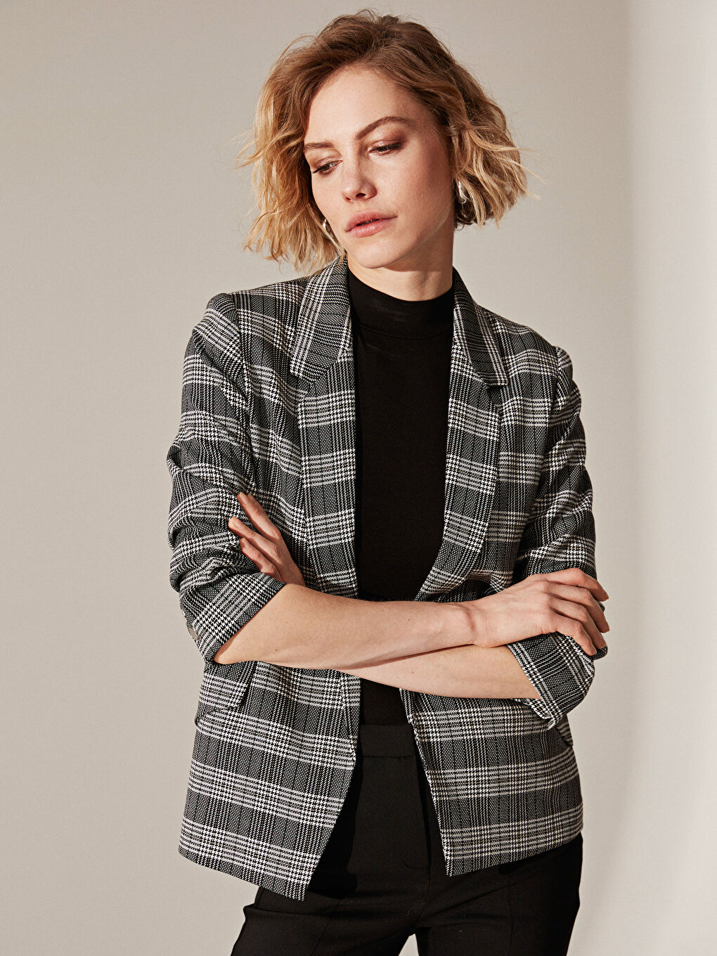 Siyah Uzun Kollu Ekose Kadın Blazer Ceket-1
